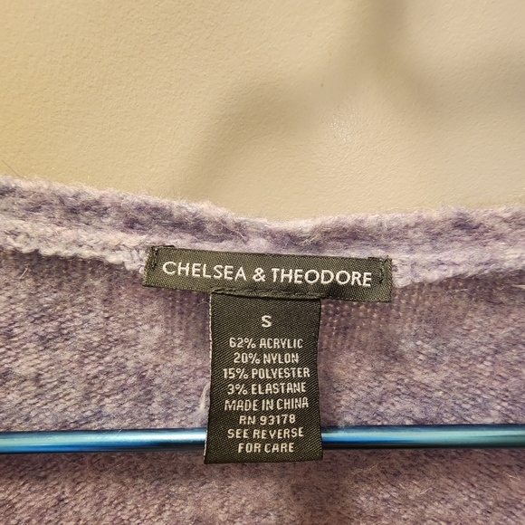 Chelsea & Theodore Size S womens lavendar sweater - Picture 3 of 9